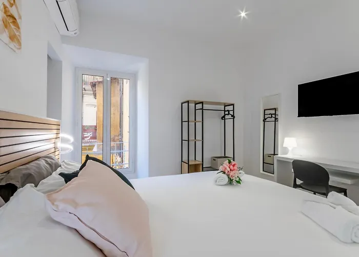 Apartment Near To Colosseum Re-house Rom