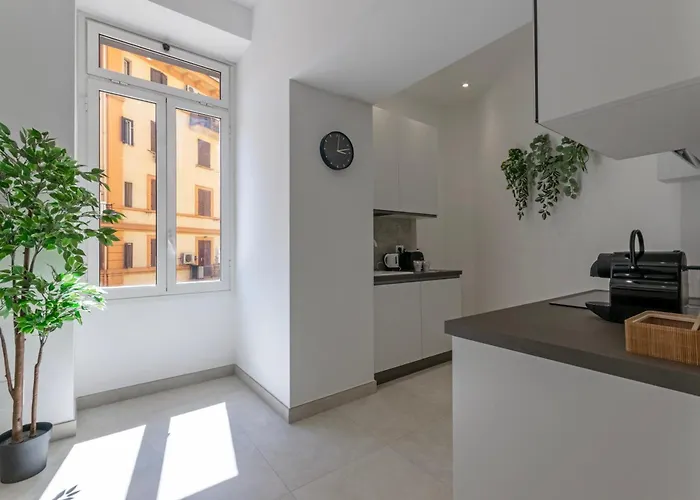 Near To Colosseum Re-house Apartment *