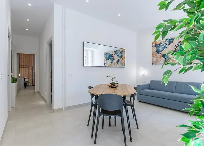Apartment Near To Colosseum Re-house