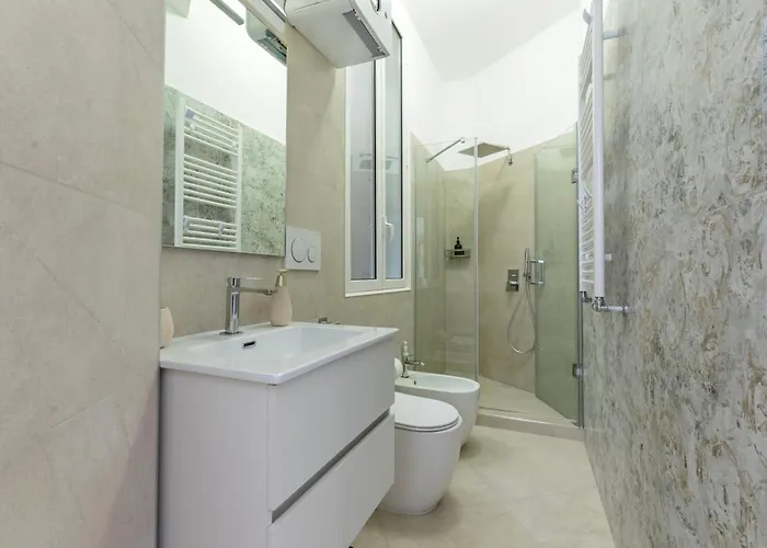 Near To Colosseum Re-house Apartment *