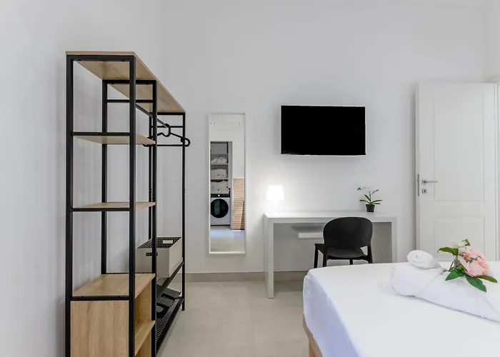 Near To Colosseum Re-house Apartment Rom