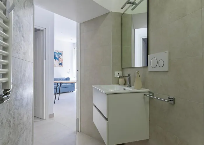 Apartment Near To Colosseum Re-house Rom