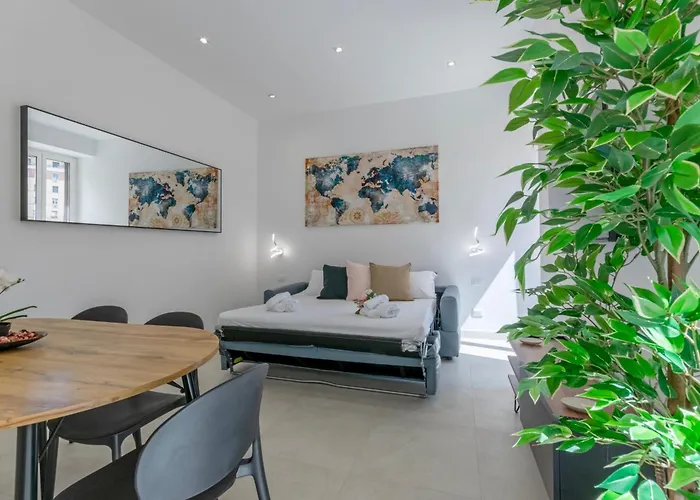 Near To Colosseum Re-house Apartment