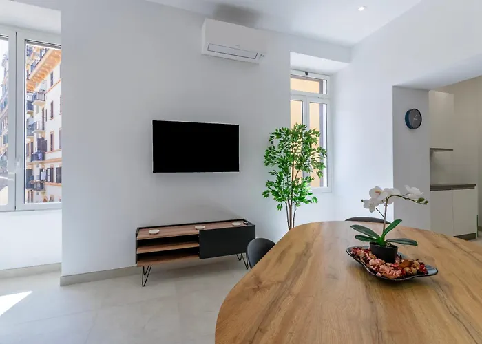 Apartment Near To Colosseum Re-house *