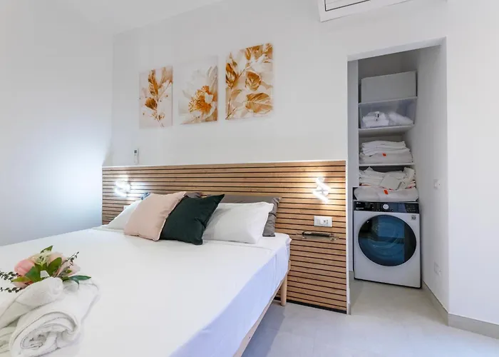 Apartment Near To Colosseum Re-house *