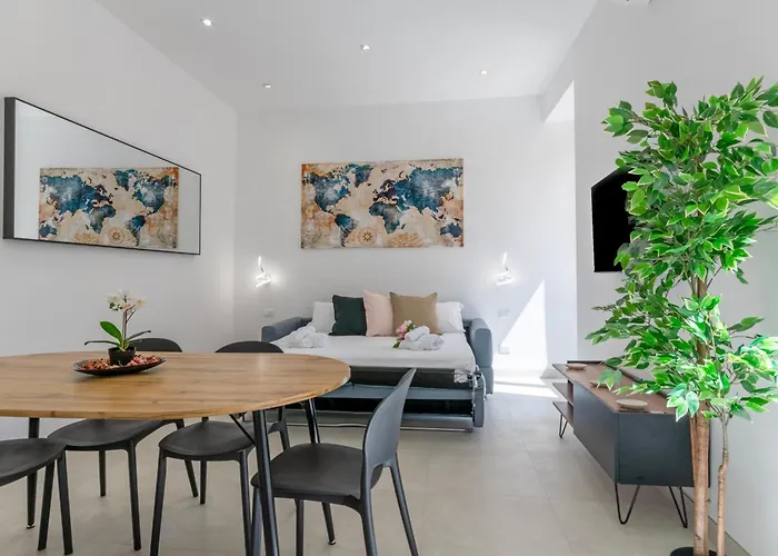 Near To Colosseum Re-house Apartment Rom